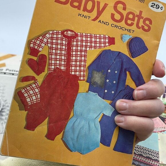 Lot of 9 Knitting crocheting patterns kids bedding edgings baby ponchos more - Picture 14 of 16
